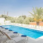 Blue Pearl Villa *