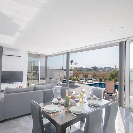 Blue Pearl * Protaras